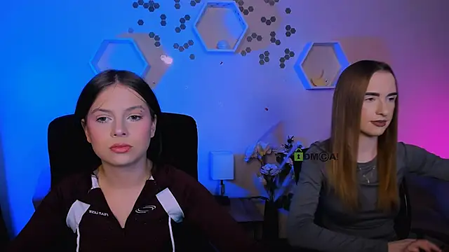 doll vey online show from 11-24-25, 07:58