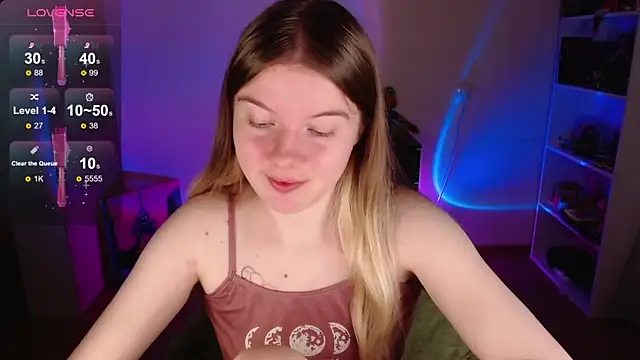 Strawberry juli online show from 10-03-25, 06:37