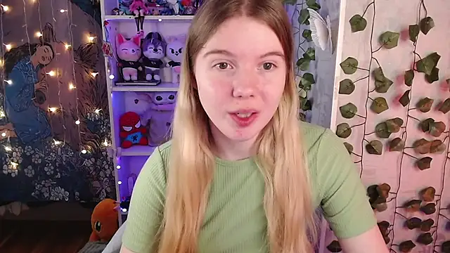 Strawberry juli online show from 02-27-25, 05:29