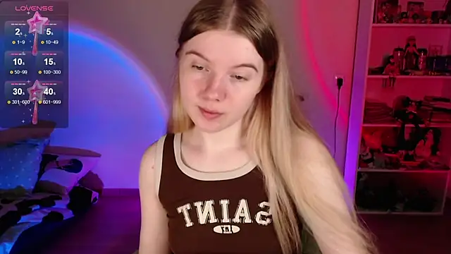 Strawberry juli online show from 05-23-26, 03:05