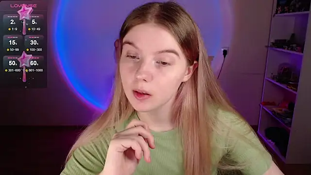 Strawberry juli online show from 04-09-26, 12:44