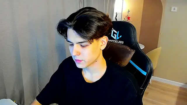 TravisRevas online show from 12-19-25, 05:15