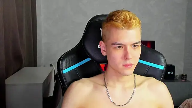 TravisRevas online show from 03-07-25, 04:11