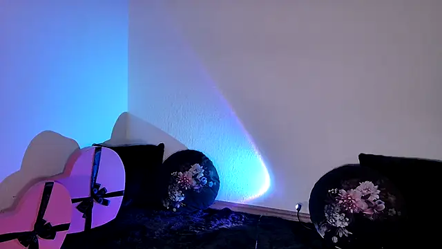 Snapshot of Rosemarie_Blu chatting on 02-23-26, 06:08 Rosemarie Blu online show from 02-23-26, 06:08