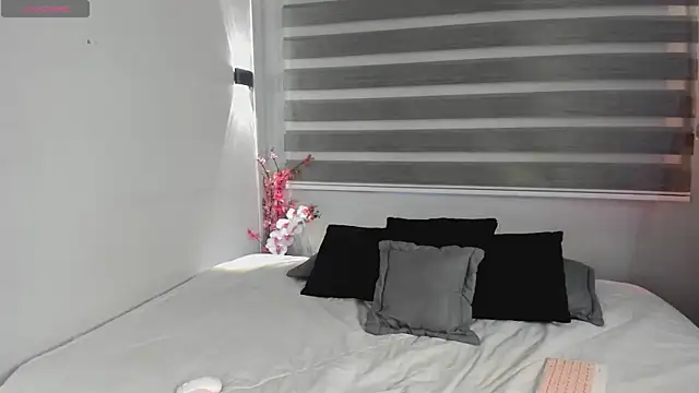 Snapshot of sweet_obsession__ chatting on 10-22-25, 07:35 sweet obsession online show from 10-22-25, 07:35