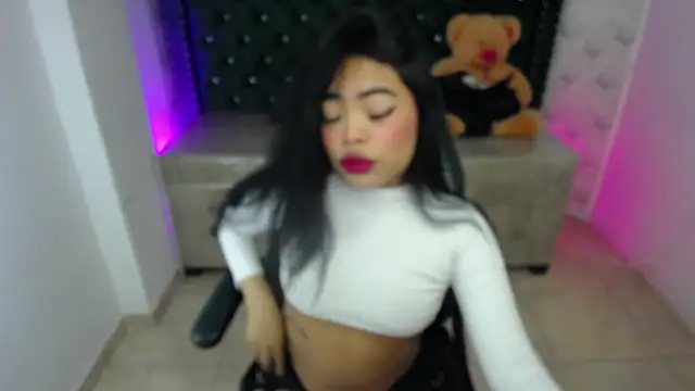 Sarah evansm online show from 12-20-25, 01:36