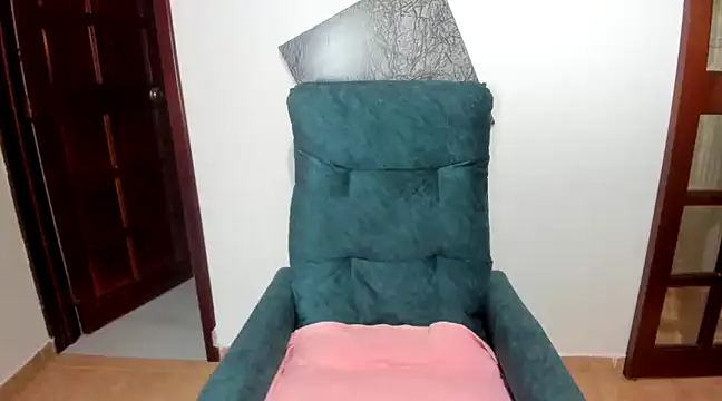 Snapshot of AnnaPerez_ chatting on 03-03-25, 12:28 AnnaPerez online show from 03-03-25, 12:28