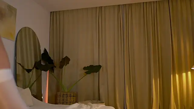 nadia bliss online show from 09-13-25, 05:57