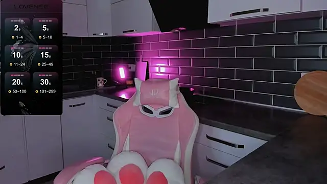 Snapshot of EmmaVictori1 chatting on 02-15-26, 12:04 EmmaVictori1 online show from 02-15-26, 12:04