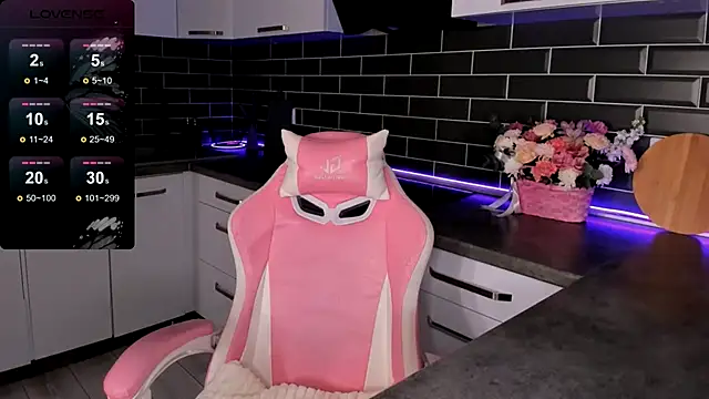 EmmaVictori1 online show from 11-18-25, 07:11