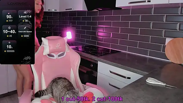 Snapshot of EmmaVictori1 chatting on 02-09-26, 05:05 EmmaVictori1 online show from 02-09-26, 05:05