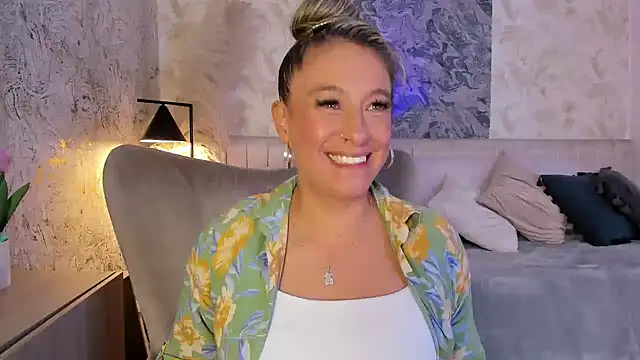 Snapshot of Liannaa_ chatting on 03-16-26, 07:38 Liannaa online show from 03-16-26, 07:38