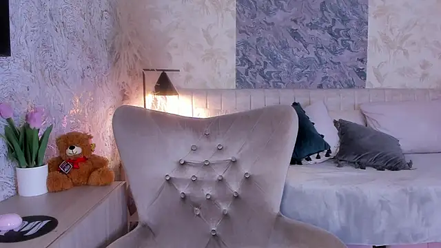 Liannaa  online show from 11-05-25, 07:39