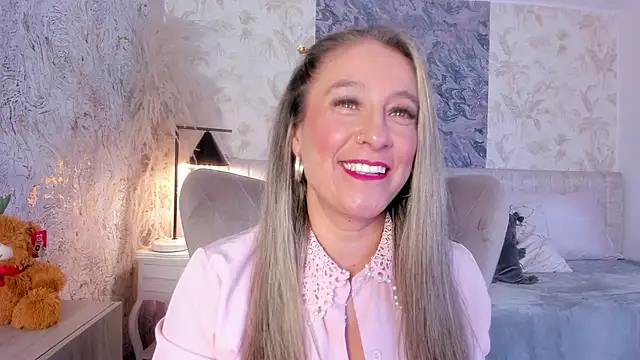 Liannaa  online show from 11-07-25, 07:40