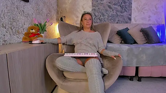 Snapshot of Liannaa_ chatting on 02-11-26, 07:36 Liannaa online show from 02-11-26, 07:36