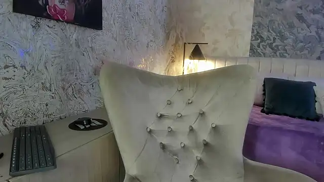 Arianaa collins online show from 11-14-25, 11:58