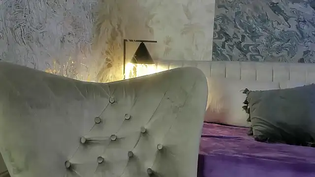 Arianaa collins online show from 11-13-25, 11:47