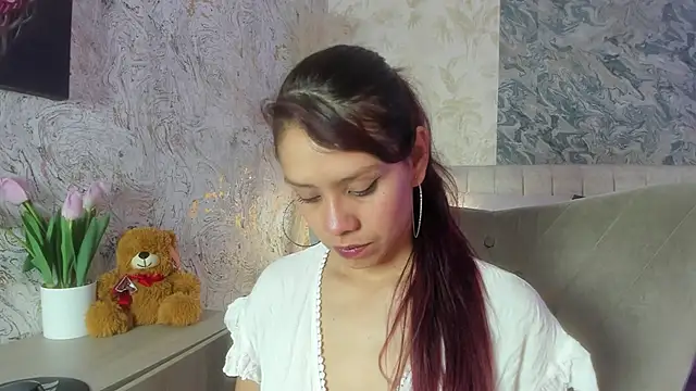 Arianaa collins online show from 11-21-25, 11:53