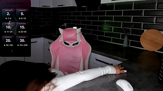 ShaiyaMinn3 online show from 12-19-25, 05:37