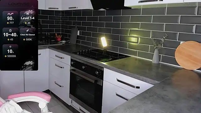 ShaiyaMinn3 online show from 12-18-25, 05:17