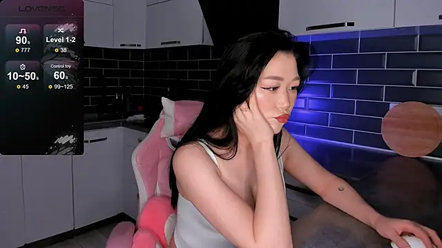 Snapshot of ShaiyaMinn3 chatting on 04-21-26, 03:29 ShaiyaMinn3 online show from 04-21-26, 03:29
