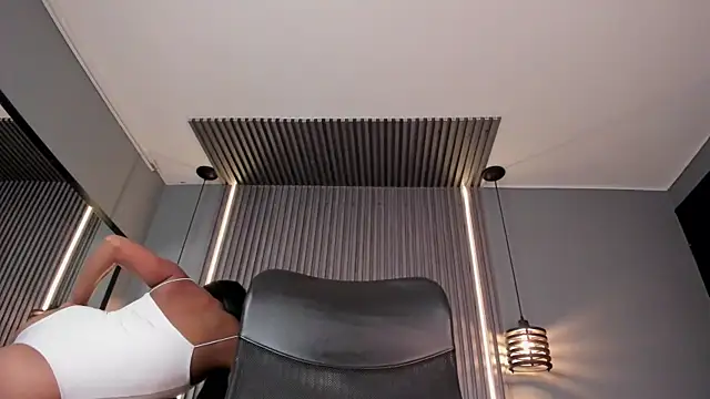 alahia betancurx online show from 11-01-25, 04:12