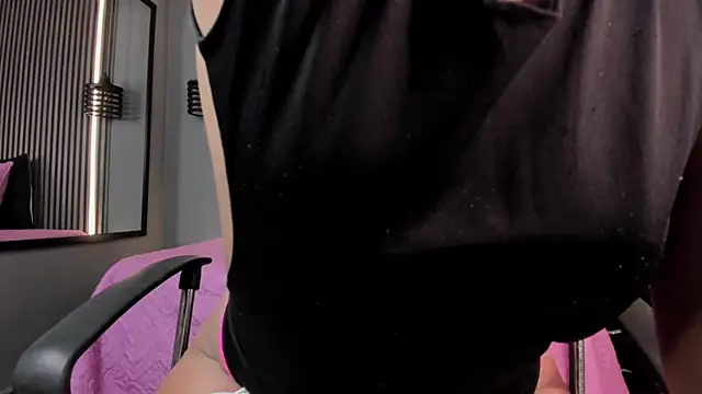 alahia betancurx online show from 11-07-25, 01:48