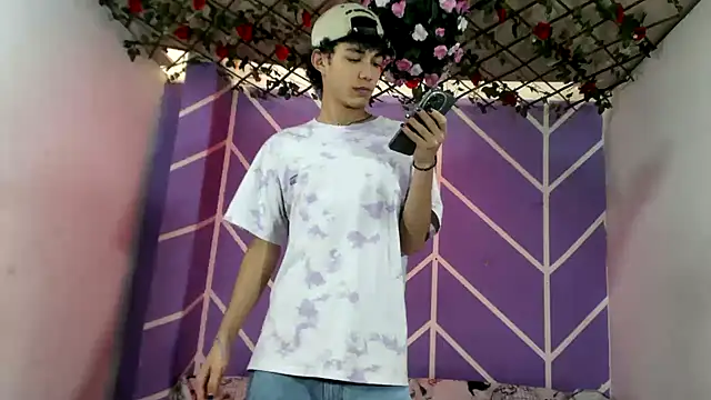 Snapshot of Maxxi_hot23 chatting on 09-21-25, 07:19 Maxxi hot23 online show from 09-21-25, 07:19