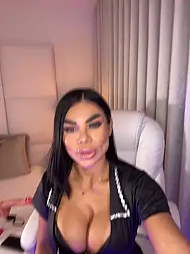 Snapshot of Amylewisq chatting on 03-03-25, 12:23 Amylewisq online show from 03-03-25, 12:23