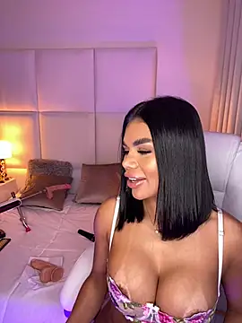 Snapshot of Amylewisq chatting on 03-06-25, 04:41 Amylewisq online show from 03-06-25, 04:41