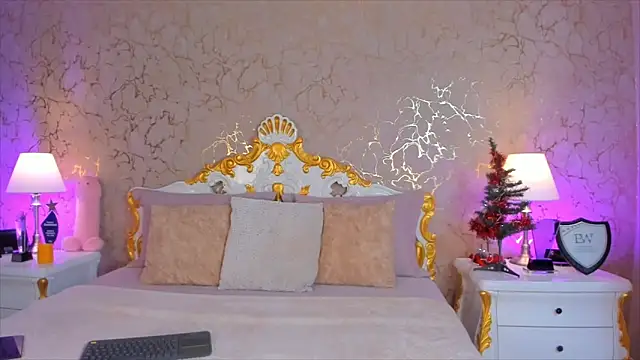 ScarlettWallace online show from 12-14-25, 08:03