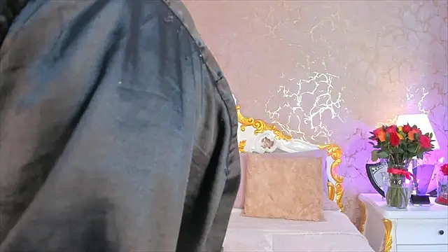 ScarlettWallace online show from 11-08-25, 08:07