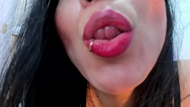 Snapshot of SeleneLujan chatting on 09-29-25, 12:00 SeleneLujan online show from 09-29-25, 12:00