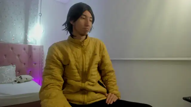 loverisu-coral online show from 02-25-26, 12:00