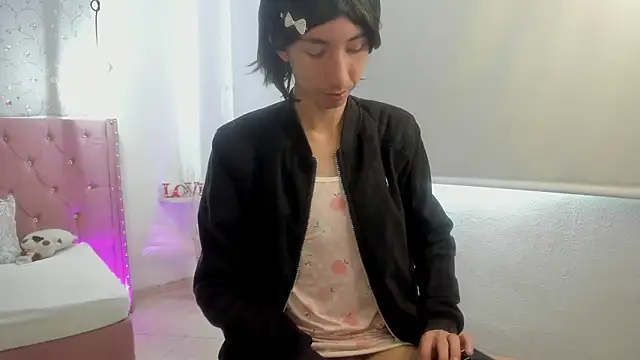 Snapshot of loverisu-coral chatting on 03-04-26, 06:59 loverisu-coral online show from 03-04-26, 06:59