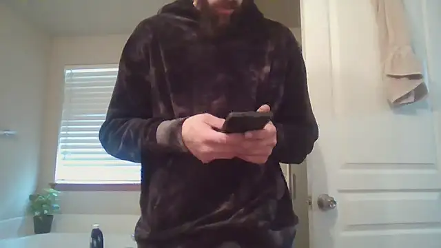 Snapshot of Johnnypro1OF chatting on 10-24-25, 07:24 Johnnypro1OF online show from 10-24-25, 07:24