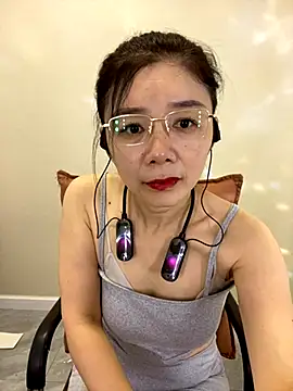 Snapshot of xiaowang0523 chatting on 09-27-25, 05:24 xiaowang0523 online show from 09-27-25, 05:24