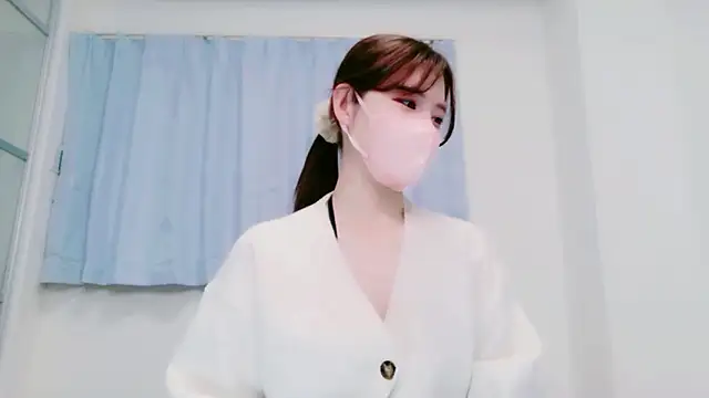 Snapshot of NANA_7 chatting on 04-22-26, 10:33 NANA 7 online show from 04-22-26, 10:33