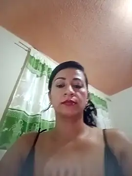 Snapshot of SamanthaLuz chatting on 03-20-25, 08:09 SamanthaLuz online show from 03-20-25, 08:09