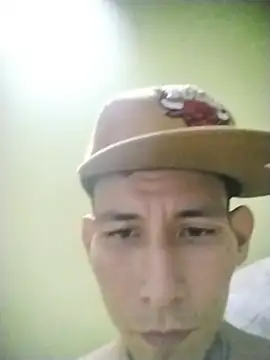 Snapshot of averno777 chatting on 06-08-26, 08:48 averno777 online show from 06-08-26, 08:48