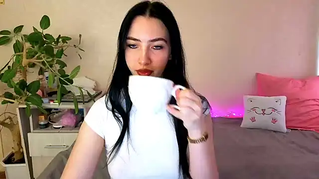 Snapshot of WildKittenX_ chatting on 05-27-26, 04:09 WildKittenX online show from 05-27-26, 04:09