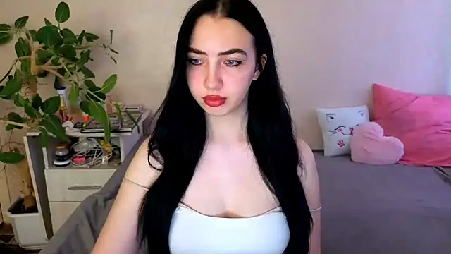 Snapshot of WildKittenX_ chatting on 06-16-26, 04:12 WildKittenX online show from 06-16-26, 04:12