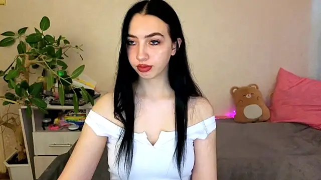 Snapshot of WildKittenX_ chatting on 05-18-26, 05:23 WildKittenX online show from 05-18-26, 05:23