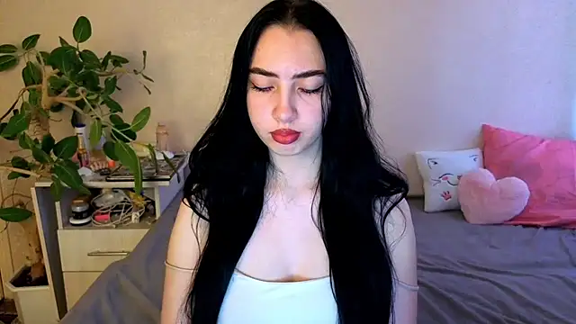 Snapshot of WildKittenX_ chatting on 06-17-26, 04:01 WildKittenX online show from 06-17-26, 04:01