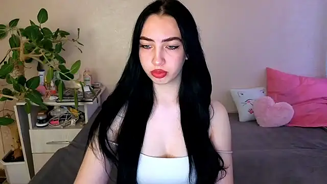 Snapshot of WildKittenX_ chatting on 06-14-26, 04:03 WildKittenX online show from 06-14-26, 04:03