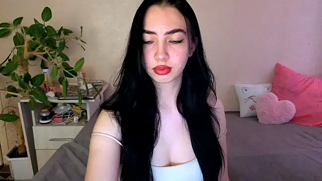 Snapshot of WildKittenX_ chatting on 06-15-26, 04:01 WildKittenX online show from 06-15-26, 04:01