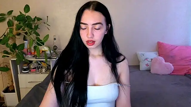 Snapshot of WildKittenX_ chatting on 06-20-26, 04:06 WildKittenX online show from 06-20-26, 04:06