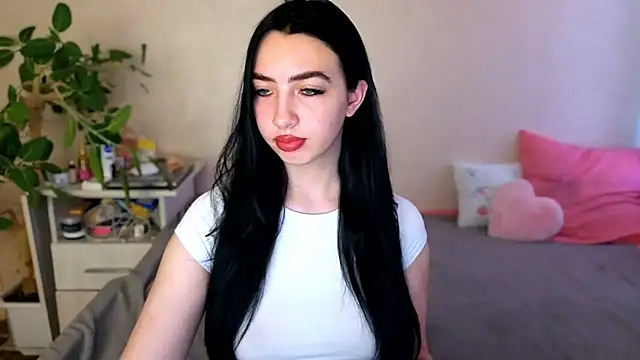 Snapshot of WildKittenX_ chatting on 06-25-26, 04:10 WildKittenX online show from 06-25-26, 04:10