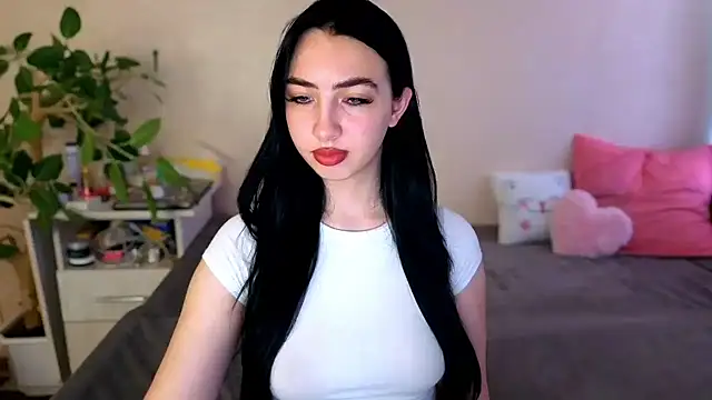 Snapshot of WildKittenX_ chatting on 06-28-26, 04:08 WildKittenX online show from 06-28-26, 04:08