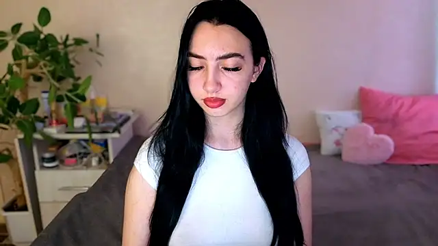 Snapshot of WildKittenX_ chatting on 06-27-26, 04:07 WildKittenX online show from 06-27-26, 04:07
